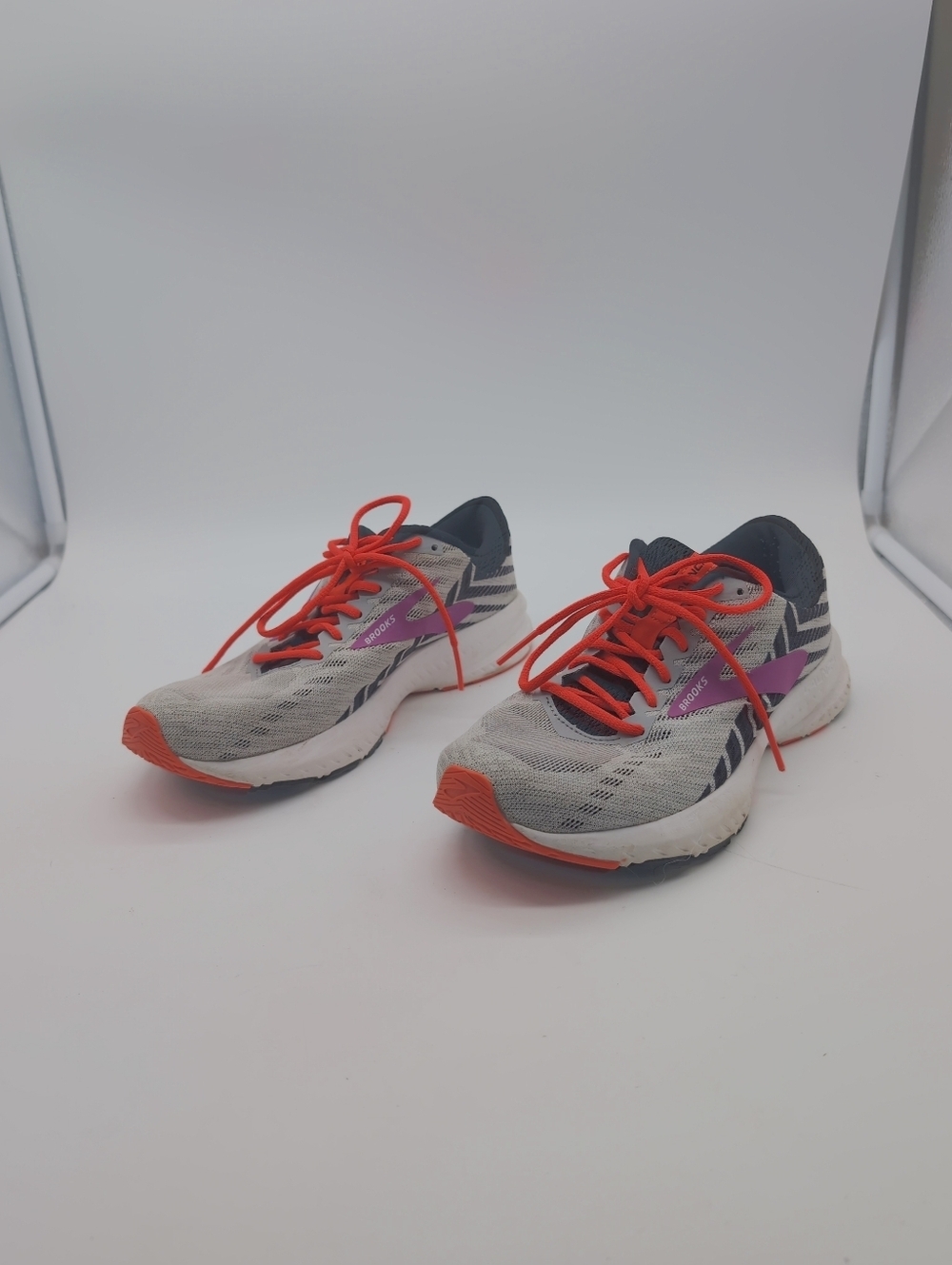 Brooks Women’s Lightweight White & Orange Purple Sz 7 Running Shoes